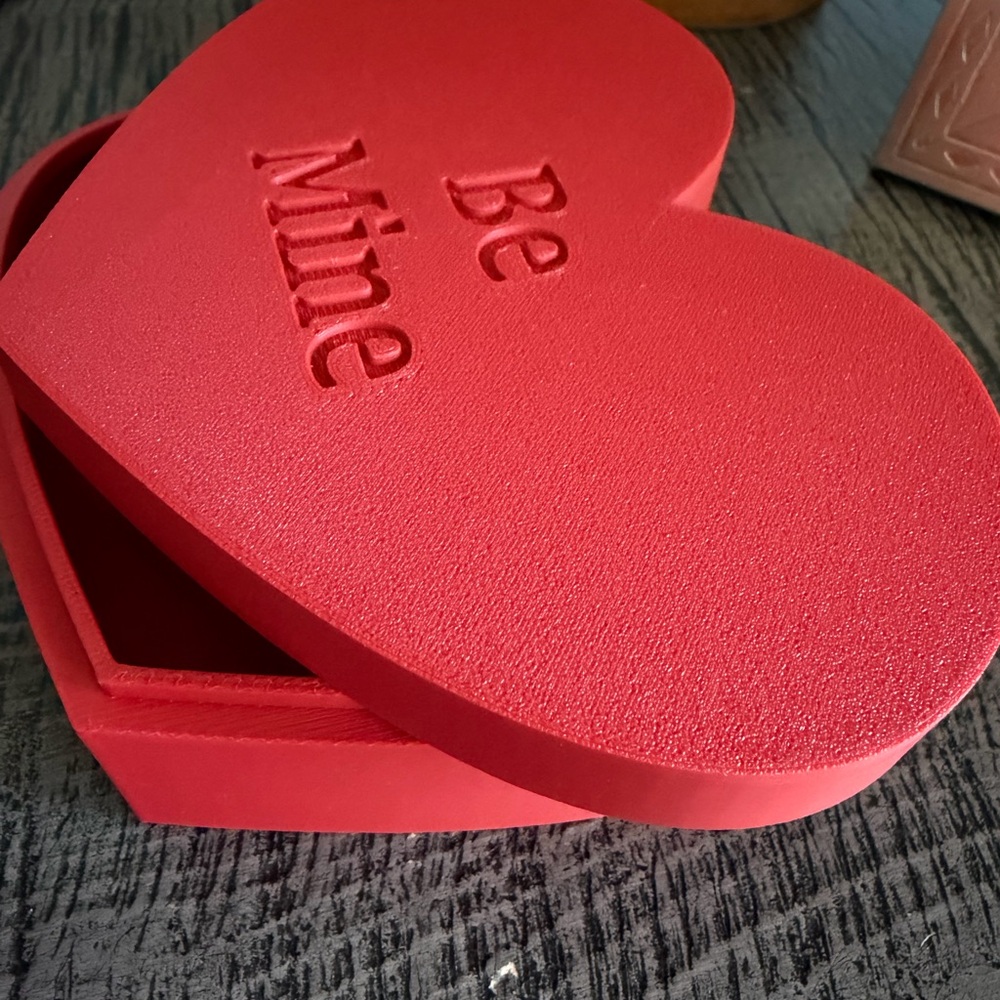 Heart-Shaped Red Storage Box - Picture 2 of 3